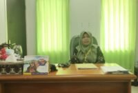 Direktur RSUD Fakfak dr. Karyani Kastella, M.Kes, Spa.Rad saat ditemui wartawan diruang kerjanya (Dok. jabar.tagarutama.com)